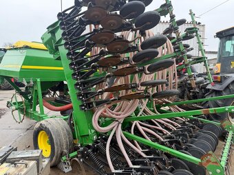 Siewnik zbozowy John Deere 740A  szer robocza 6m rok pr 2019 - 6