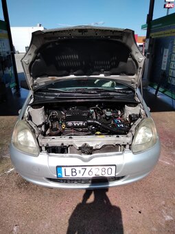 Sprzedam toyotę Yaris 1,0 2000rok - 6