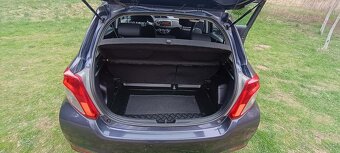 Toyota Yaris 1,3 benzyna - 6