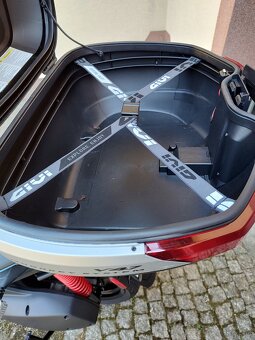 Piaggio MP3 - 6