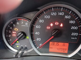 Toyota yaris - 6