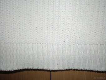 Używany biały sweter damski w rozmiarze S. - 6