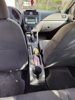 Volkswagen jetta 1.6 benzyna rok 2007 - 6