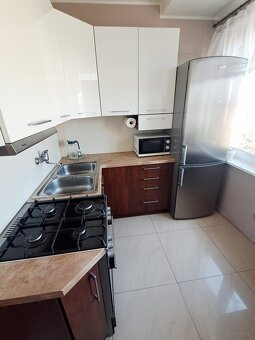 Mieszkanie 3 pokojowe o pow. 48m2, balkon, III p., os. Asnyk - 6