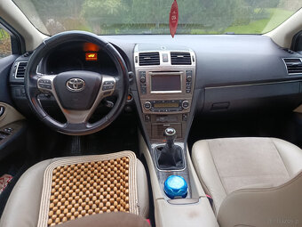Sprzedam toyotą Avensis T27 z małym Przebiegiem - 6
