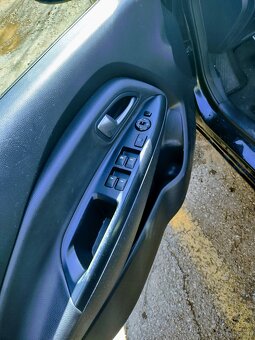 Kia Rio - 6