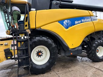 Kombajn zbozowy New Holland CR 9080 heder 7,30Vario rok PR - 6