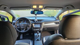 Toyota Avensis 2018rok Mały przebieg - 6