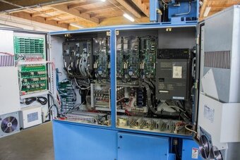 Pionowe centrum obróbcze automat frezarka CNC - 6