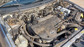 Samochód osobowy Mazda323F - 6