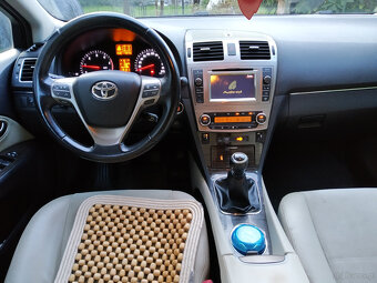 Sprzedam toyotą Avensis T27 z małym Przebiegiem - 6