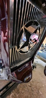 Osłona chłodnicy Chopper Wzór niestandardowy, logo - 6