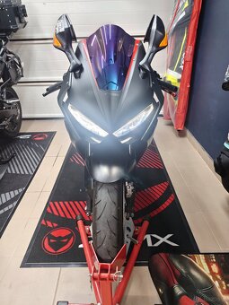 Honda Cbr 1000rr sc77 - 6