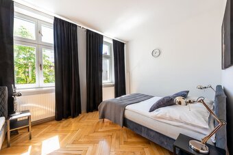 Urokliwy apartament z 3 sypialniami przy Rynku Głównym - 6