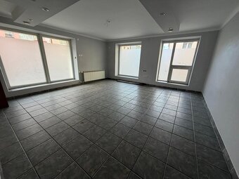 Mieszkanie o pow. 78.80m2, parter, do remontu, ul. Fabryczna - 6