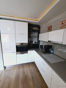 Mieszkanie z antresolą o powierzchni 39.70m2, duży balkon, u - 6