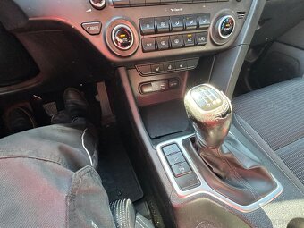 Kia Sportage 2.0 CRDi 4x4 - 6