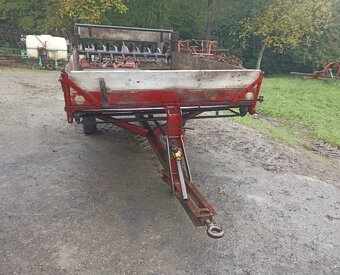 Rozrzutnik obornika JF AV 2T - 6