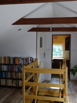 Dom wśród zieleni przy lesie - 6