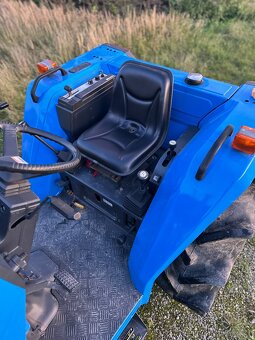 Iseki TA317 z ładowarka - 6