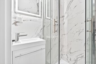 Nowoczesny pokój z łazienką i balkonem przy uczelni. - 6