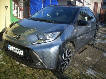 TOYOTA  AYGO  X  CROS  STYLE - 6