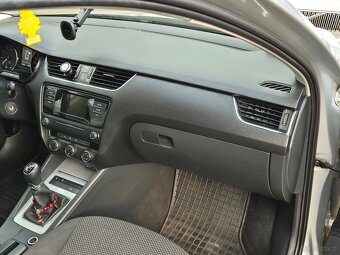 SKODA OCTAVIA POLSKI SALON - 6