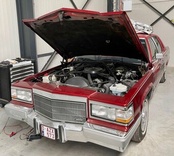 Cadillac Brougham 1992 5.0 V8 - 6