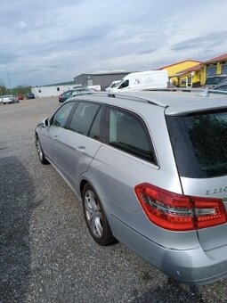 Mercedes -Benz E 220 CDI - 6