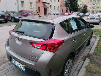 Sprzedam Toyotę Auris Active II -2013 - 6