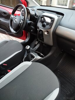 Sprzedam Toyotę Aygo - 6