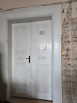 Antyczne drzwi drewniane dwuskrzydłowe z ościeżnicą – kamien - 6