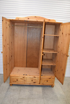 szafa z drewna sosnowego - jak nowa - 6