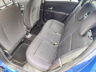 Sprzedam samochód osobowy marki Renault Clio III - 6