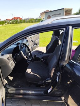 Sprzedam Toyota Avensis II 2005 - 6
