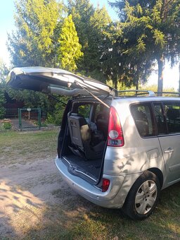 Sprzedam 7osobowe auto - 6