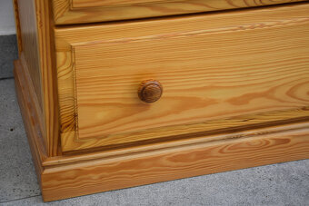 komoda z drewna sosnowego - jak nowa - 6