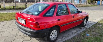 sprzedam Forda Escorta - 6