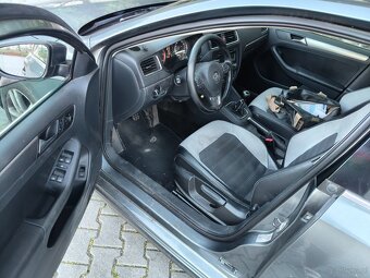 JETTA 1.6 DIESEL SPRAWNA OKAZJA DO POPRAWEK - 6