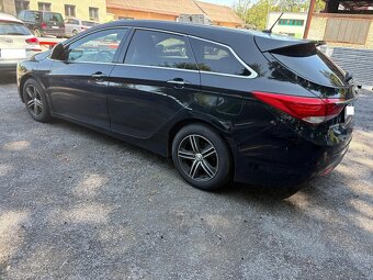 Hyundai I40 1.7 CRDi 100kw, r.2012, klima, automat - 6
