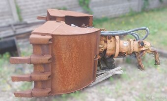 Hydrauliczny chwytak dwuszczękowy - 6