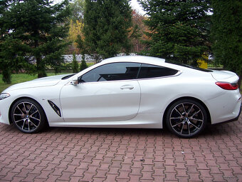 BMW 850i - 6