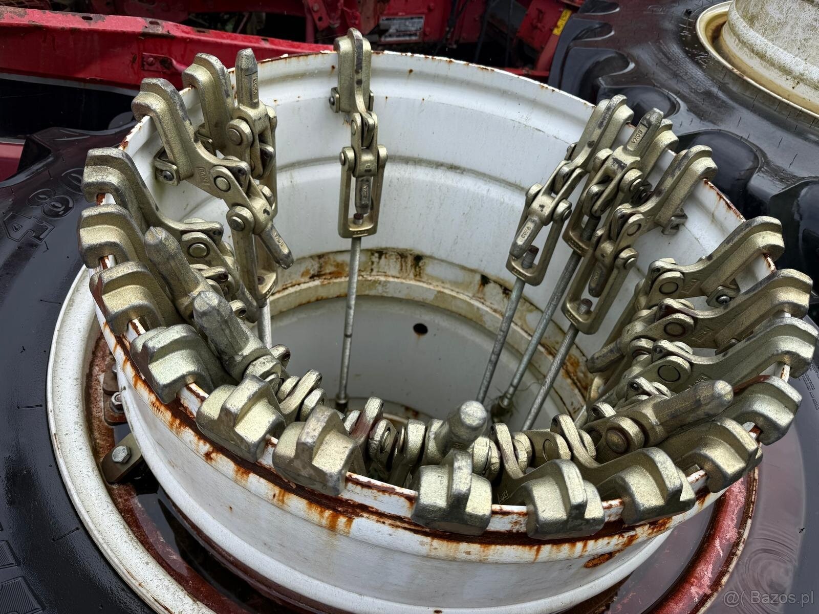 Koła Bliźniacze do Ciągnika New Holland T8 kompletne z klamr - 7