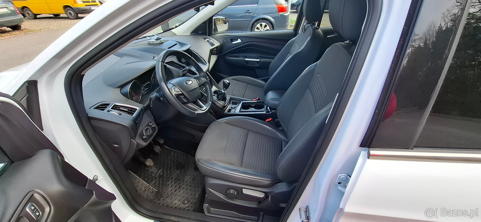 Ford Kuga PL salon przebieg 73400 km 2018r. - 7