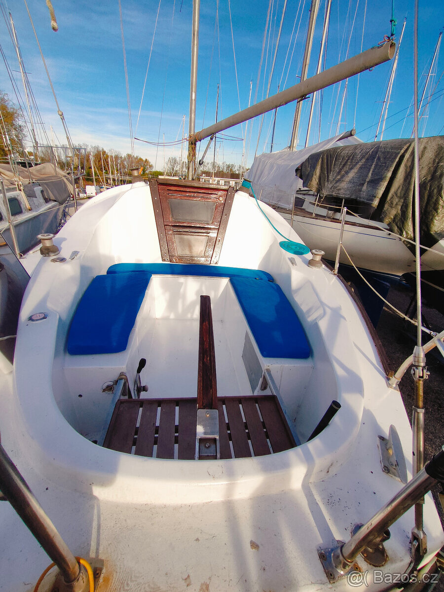 Jacht żaglowy kajutowy 9 m - 7