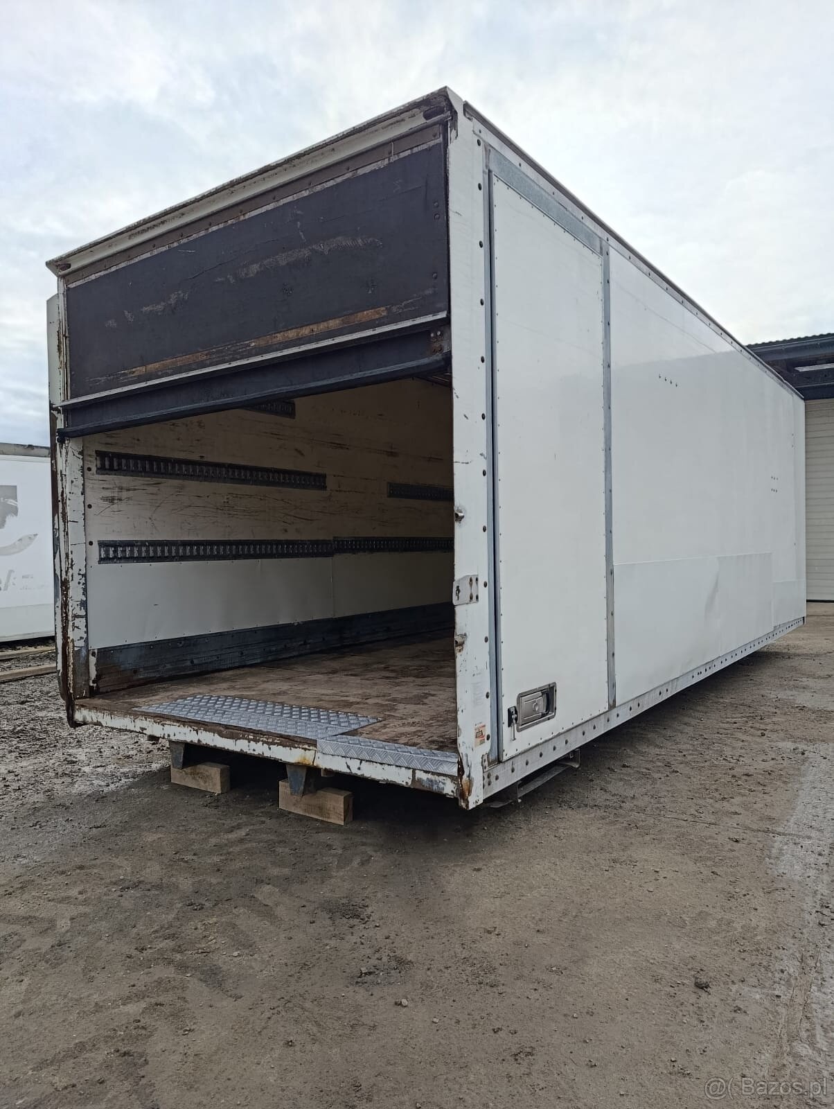 Zabudowa samochodowa / kontener Magazynowy / Magazyn / K200 - 7