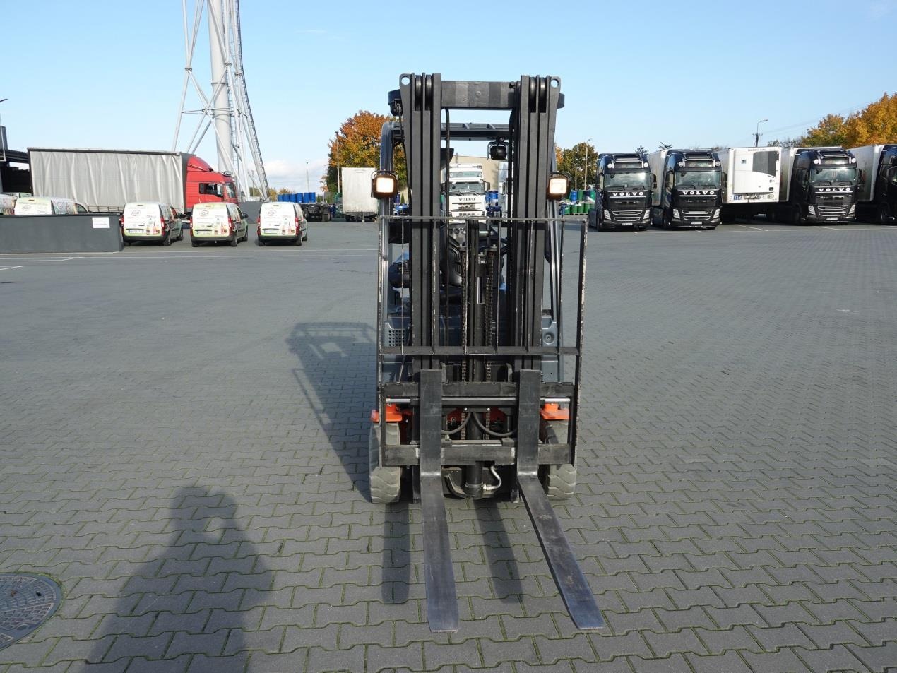 Wózek widłowy unoszący Toyota 8FBMT15 (Traigo 15) - 7