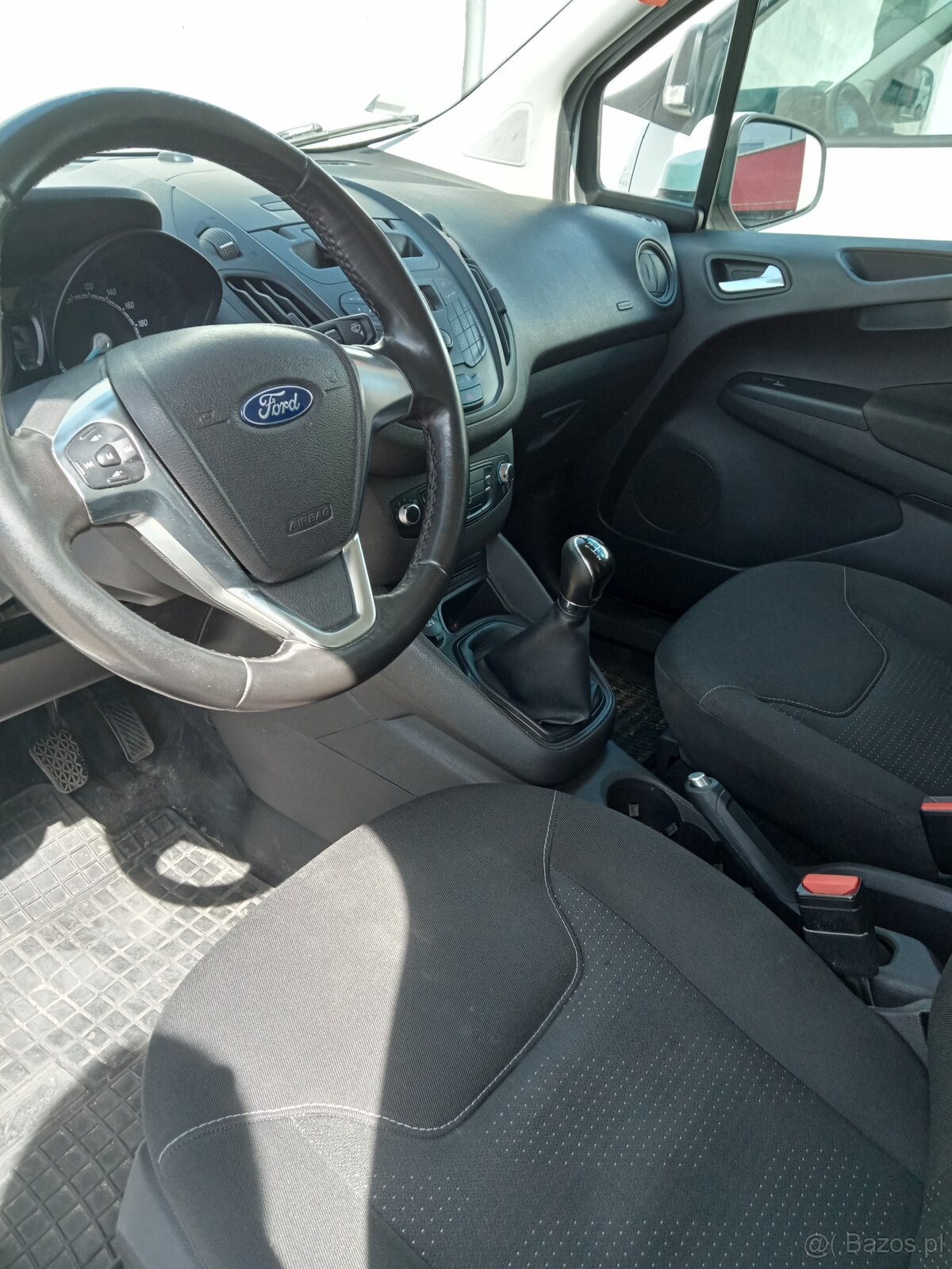 Ford Transit Courier - 7