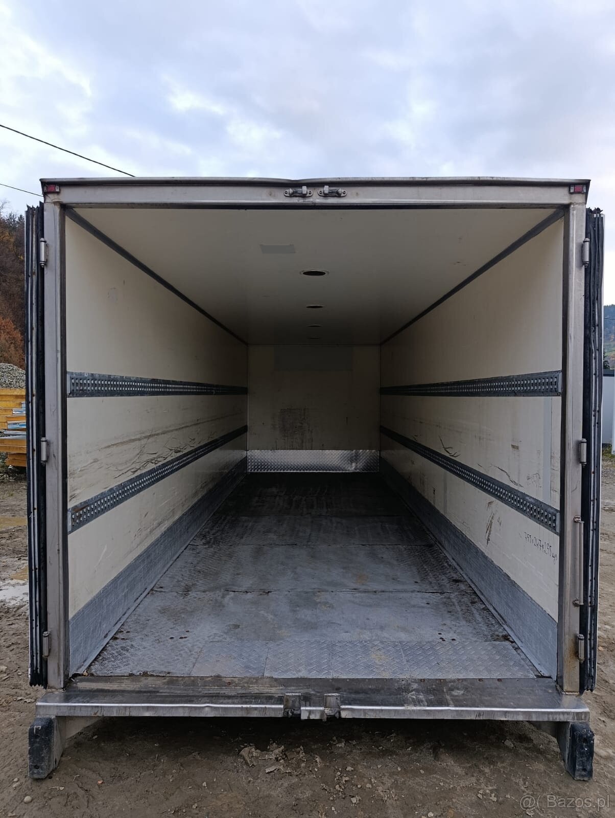 Kontener magazynowy / Kontener Izoterma / Zabudowa Chłodnicz - 7