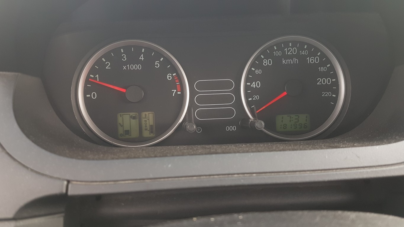 Ford Fiesta 1.3 benzyna 2004 r. w ładnym stanie - 7